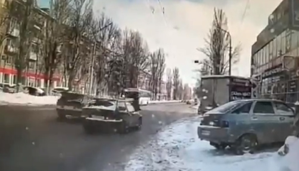 Полицейский насмерть сбил пенсионерку в Саратове