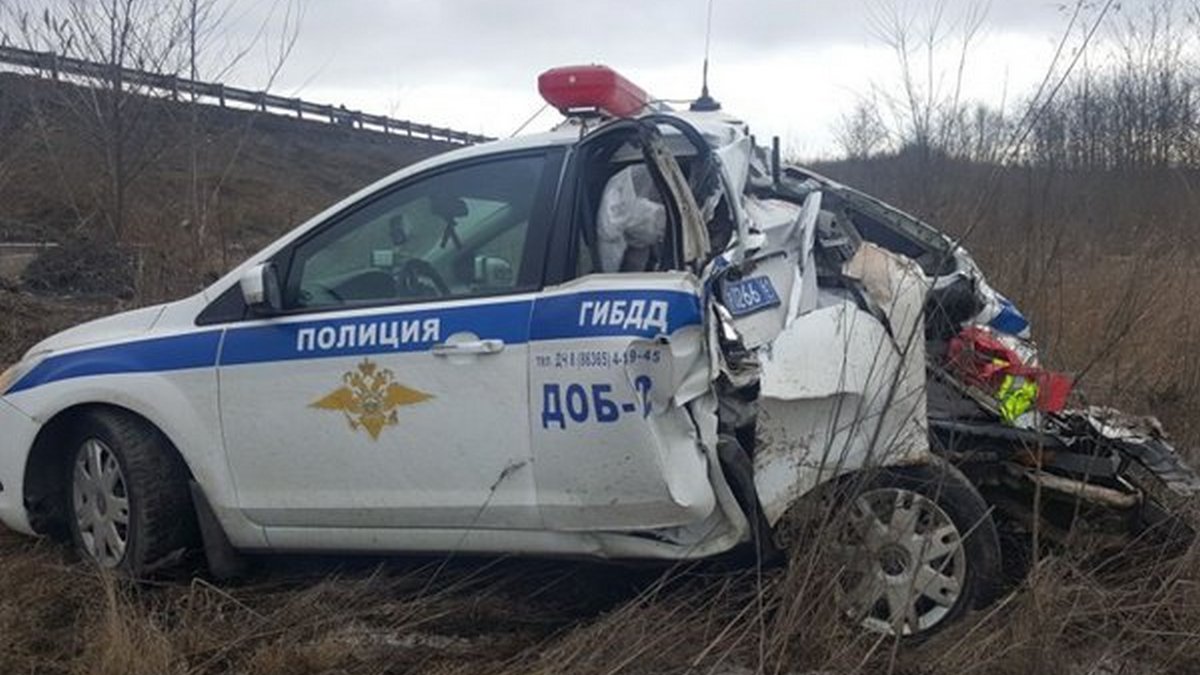 Восемь полицейских пострадали при задержании нарушителя в Иркутске
