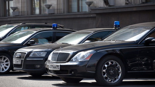 Чиновникам Грузии запретили ездить на черных автомобилях