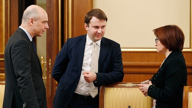 "Угнаться за двумя зайцами" - сложная задача для ЦБ
