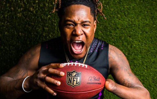 Клуб из NFL подписал контракт с одноруким футболистом