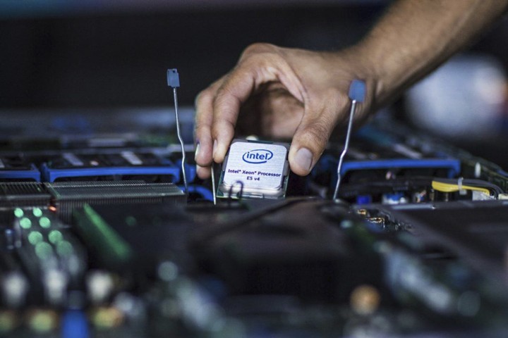 В процессорах Intel найдены три новые уязвимости