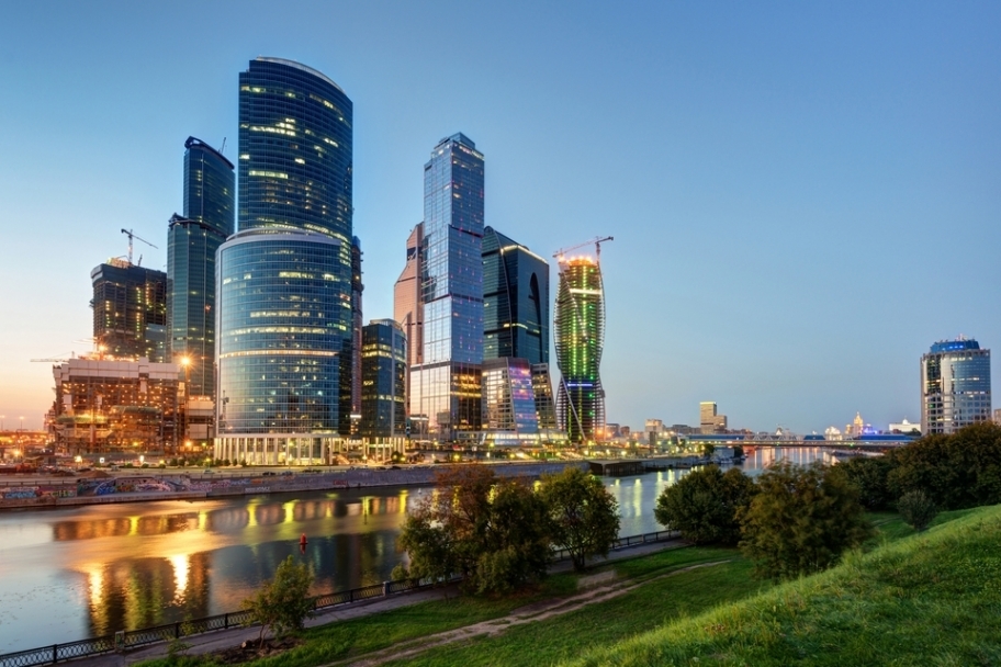Ампир, орех и оникс: что можно снять в Москве за 650 тысяч в месяц