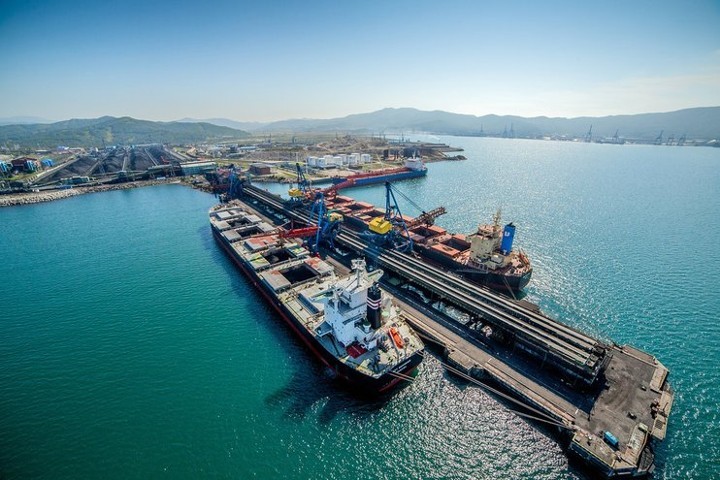 Грузооборот морских портов РФ в январе-октябре вырос на 4%
