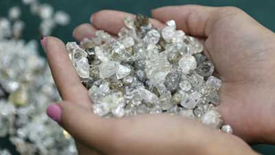 Россиянка попыталась вывезти в Израиль алмазы на 8 миллионов рублей