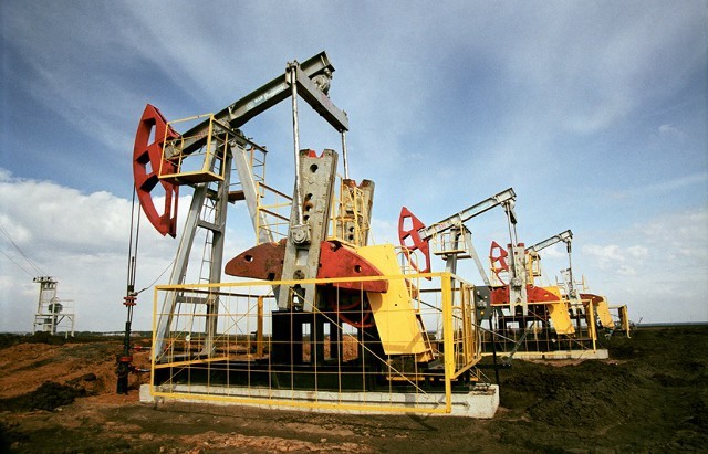 СМИ: ОПЕК+ не будет повышать добычу нефти до 2019 г.