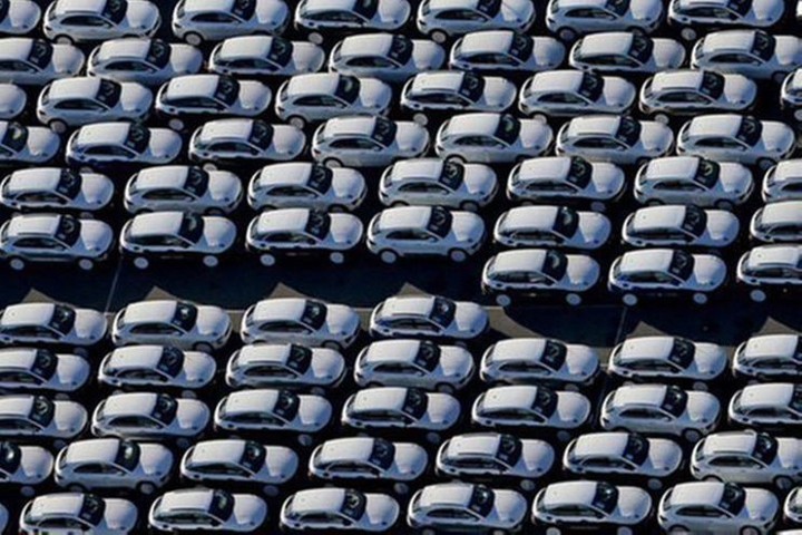 Производство автомобилей в Великобритании в августе снизилось на 12,9%