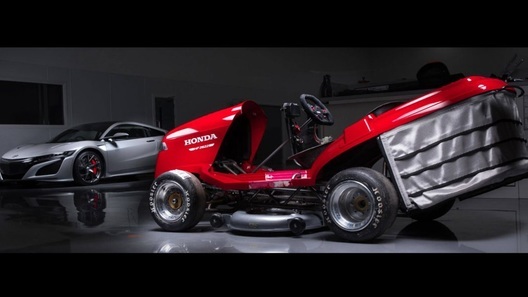 Honda хочет обновить рекорд скорости для газонокосилок