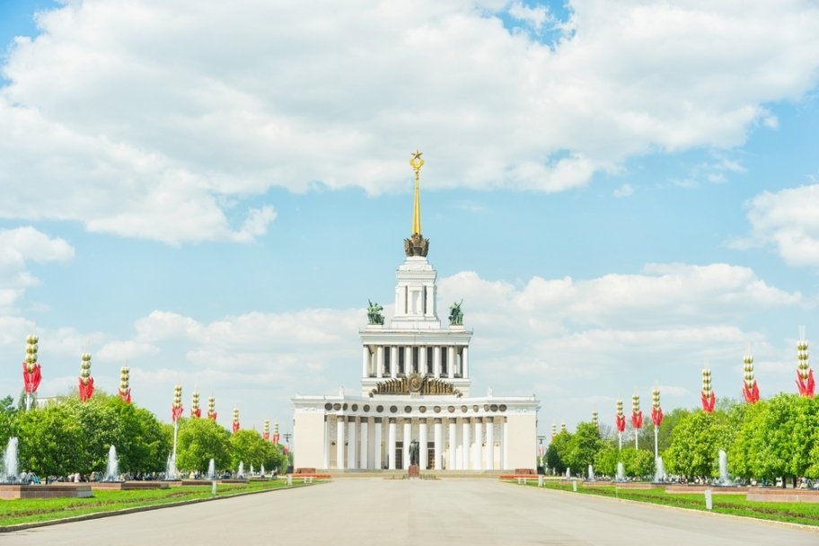 На ВДНХ до 1 июня закрыли центральную аллею