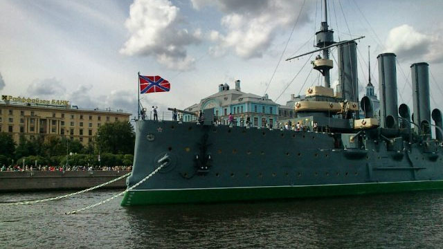 "Аврора" не будет стрелять в день 100-летия Октябрьской революции