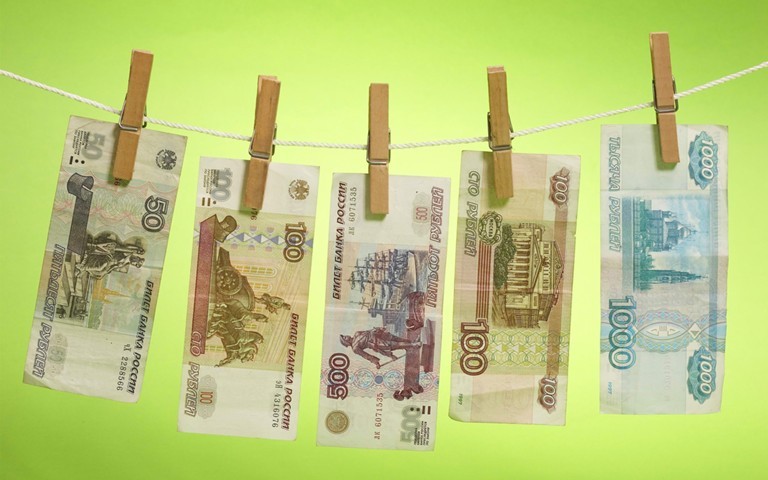 ЦБ: в незаконной обналичке торговые рынки заменили банки