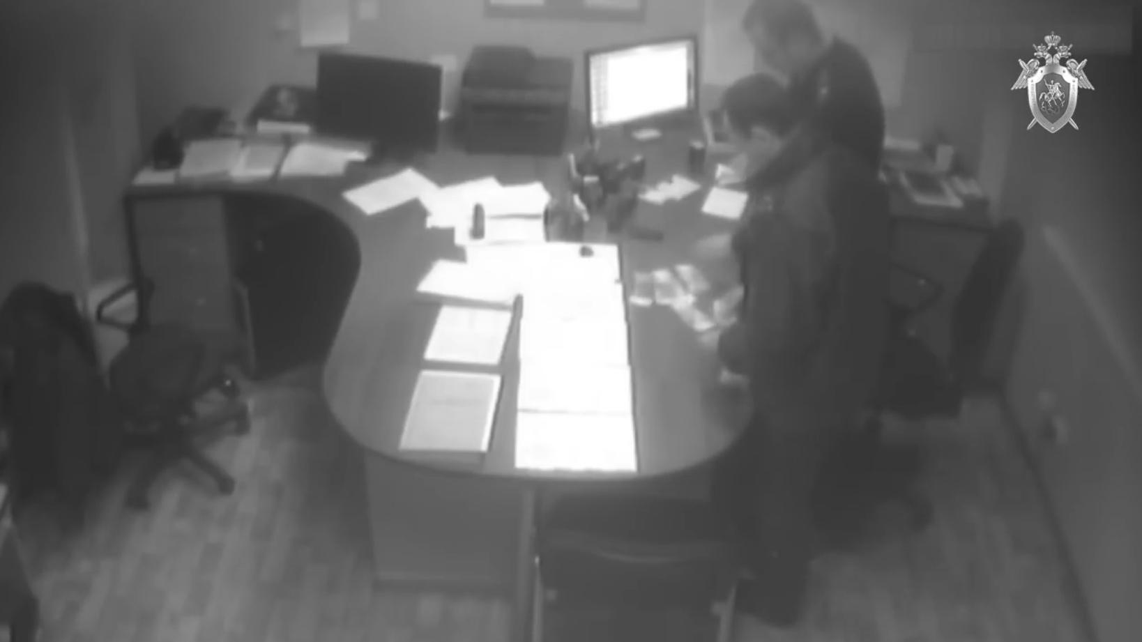 Кубанские инспекторы получили по девять лет за продажу трех "красивых" номеров