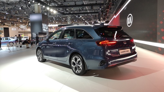 Kia привезла в Россию новый Ceed с самым большим багажником
