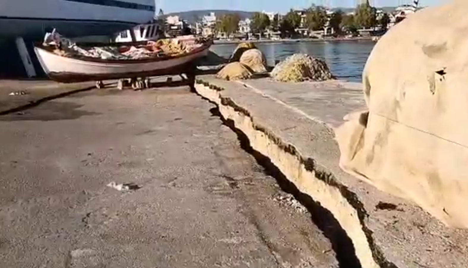 Появилось видео землетрясения и его последствий на греческом острове Закинф