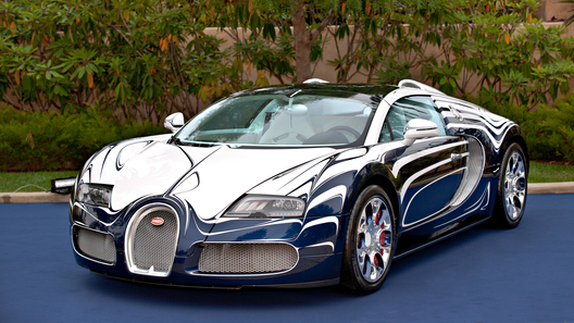 13-летний сын олигарха разогнал папин Bugatti свыше 300 км/ч