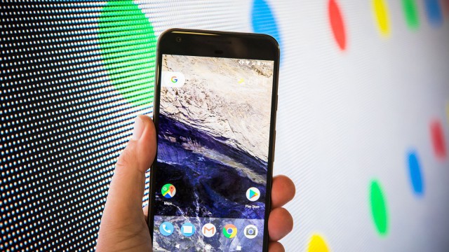 Акции Alphabet растут на фоне успеха Pixel