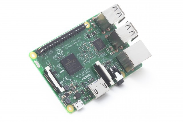 Мини-компьютер Raspberry Pi 3 поступил в продажу