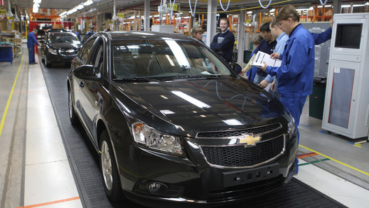 Питерские власти грозятся возобновить производство на заводе General Motors