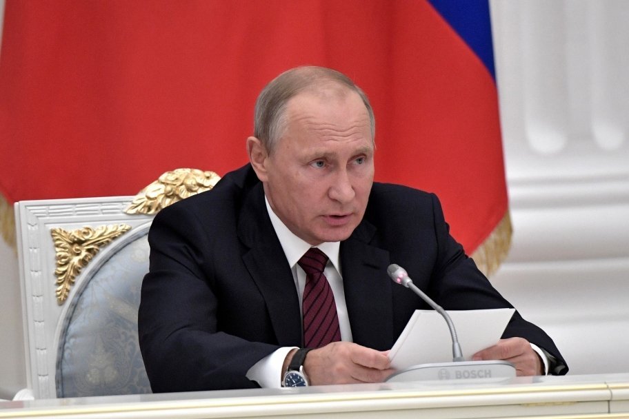 Владимир Путин назвал "безобразием" ситуацию на региональном строительном рынке
