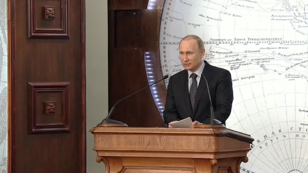 Путин вручил гранты Русского географического общества