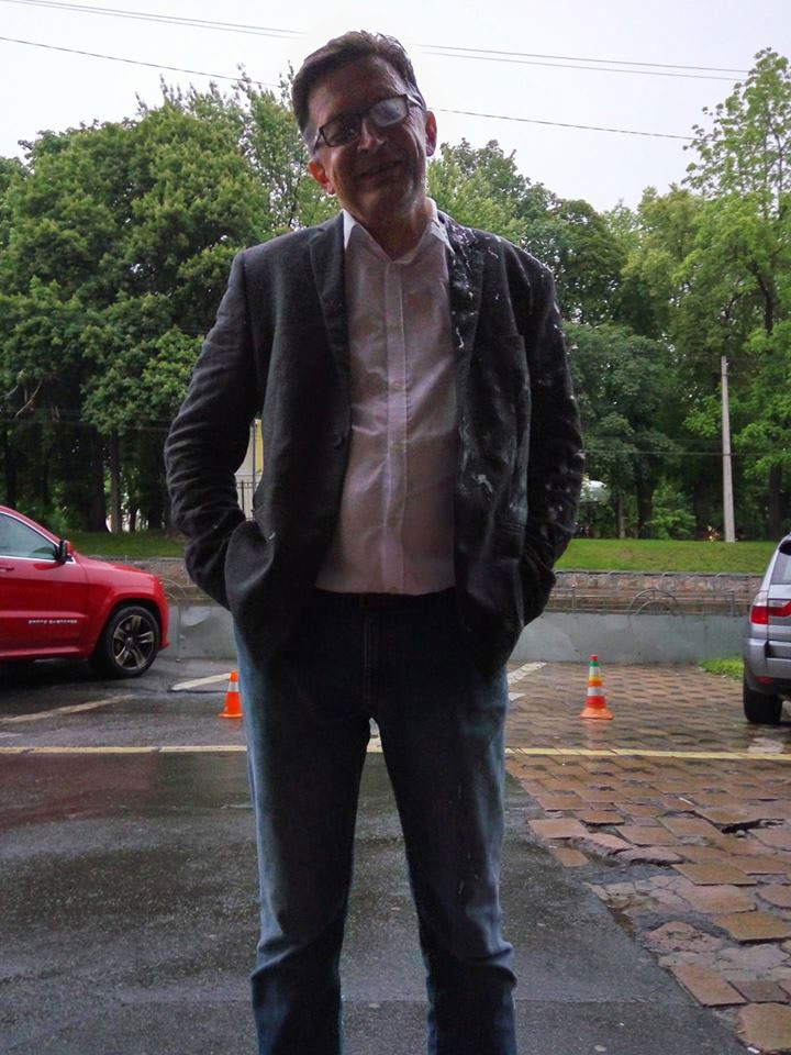 Давно так не смеялся: блогер Адагамов рассказал, как его облили кефиром в Киеве