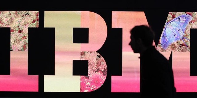 Выручка IBM падает 19-й квартал подряд
