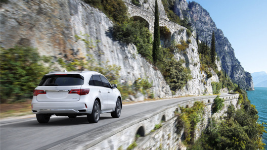 Acura снабдила кроссовер MDX моторами от культового суперкара