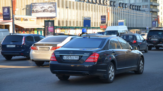 Депутатам кратно увеличили ассигнования на транспорт