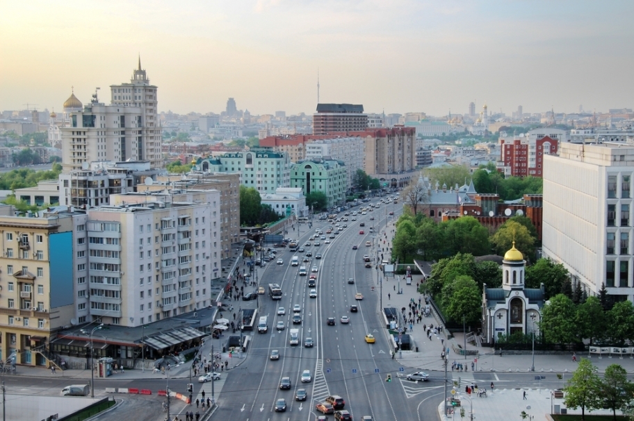 Летом только одну элитную квартиру продали за доллары