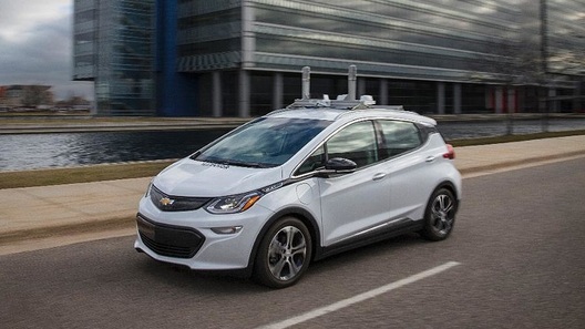 Беспилотники GM попали в шесть аварий за месяц