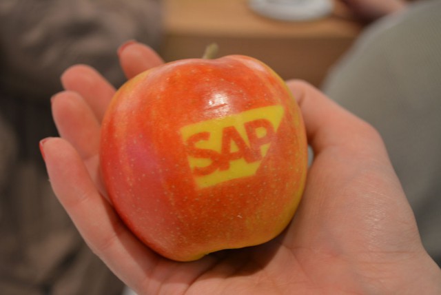 Apple заключила партнёрство с SAP