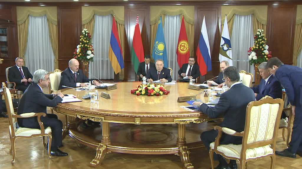 Лидеры ЕАЭС начали заседание в узком формате