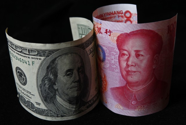 Китай отреагировал на Brexit и девальвировал юань