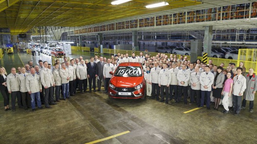 Работникам "АвтоВАЗа" повысят зарплату