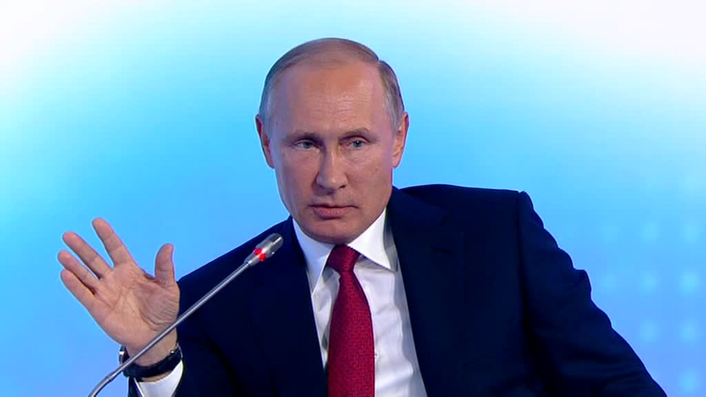"Россия, устремленная в будущее": Путин предложил тему для сочинения