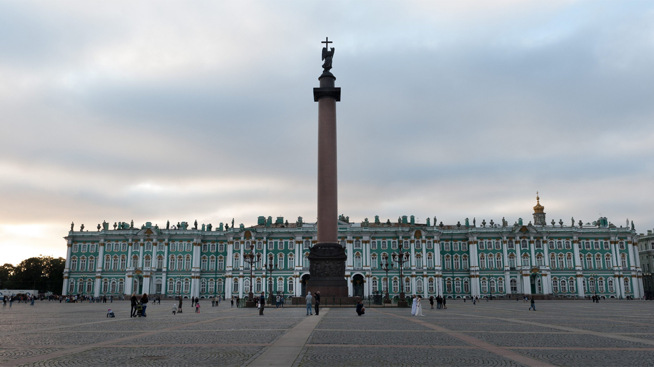 Автобус с пассажирами загорелся в Петербурге