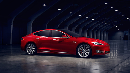 Tesla спрятала "пасхалку" в обновлении софта для самых мощных моделей