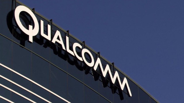 Прибыль Qualcomm сократилась вдвое из-за штрафа