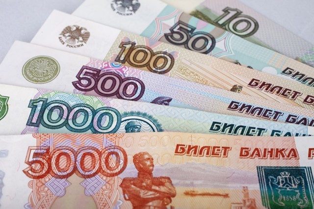 Самые высокие зарплаты в России: топ-10 отраслей