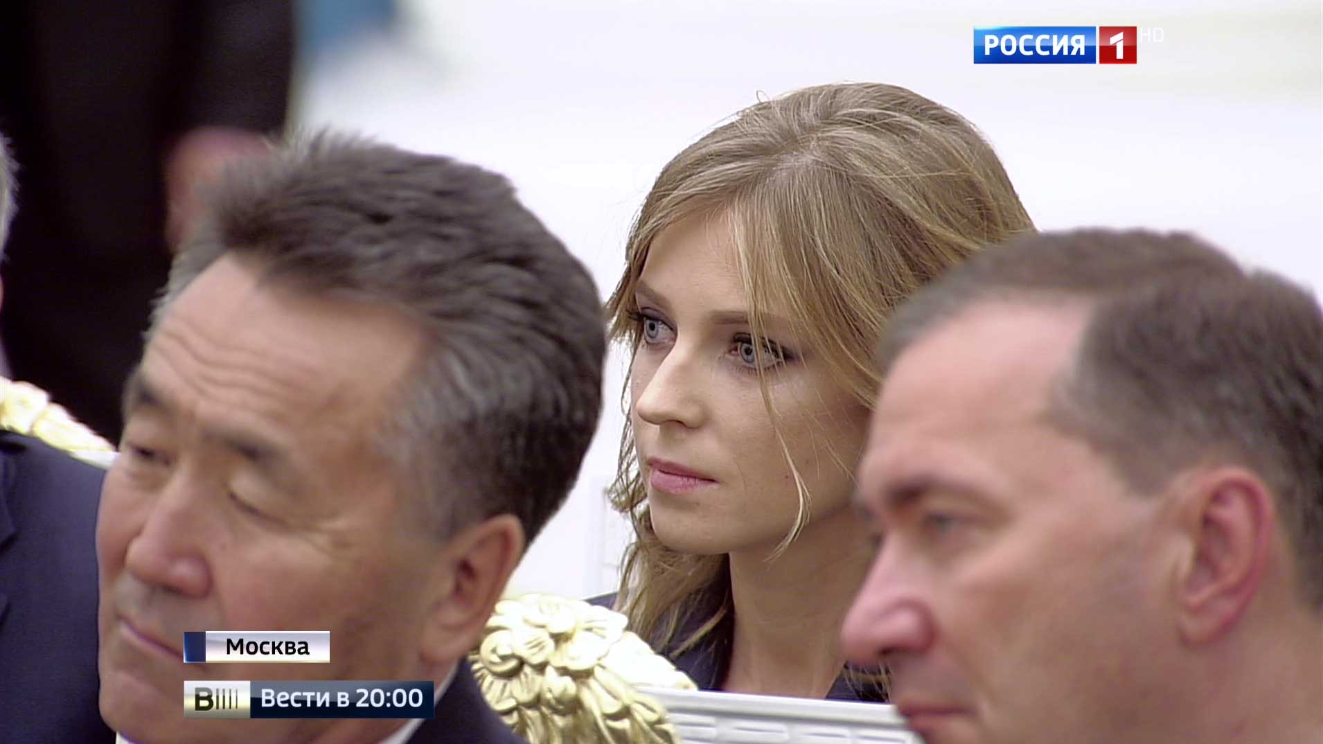 Пенсии, капремонт и "закон Яровой": президент встретился с активом "Единой России"