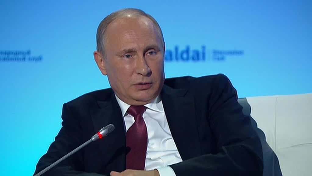 Путин о русских и украинцах: сначала разделили, а потом стравили