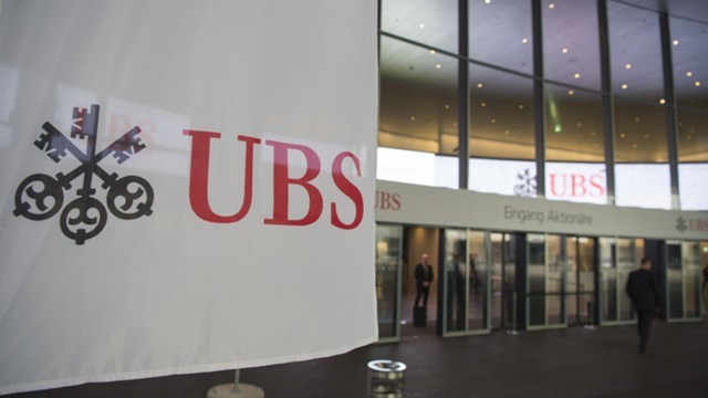 UBS вводит сбор за крупные депозиты в евро