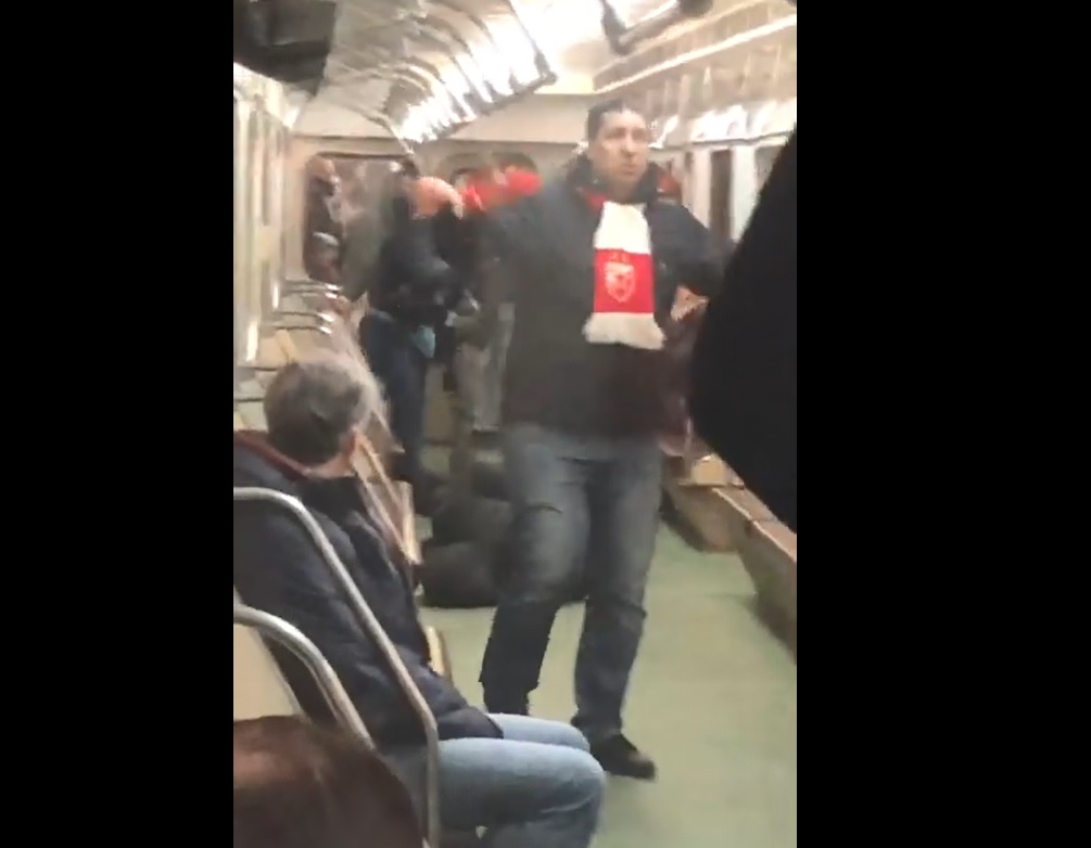 Продолжение конфликта болельщиков в вагоне московского метро сняли на видео