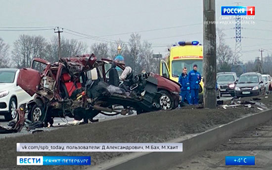 Страшная авария на Петербургском шоссе: иномарку разорвало пополам