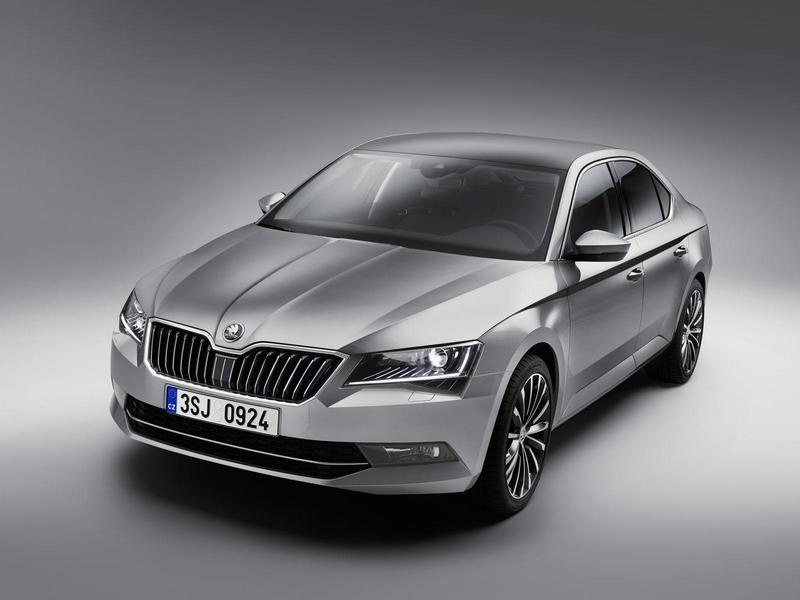 Skoda Superb нового поколения представлена официально