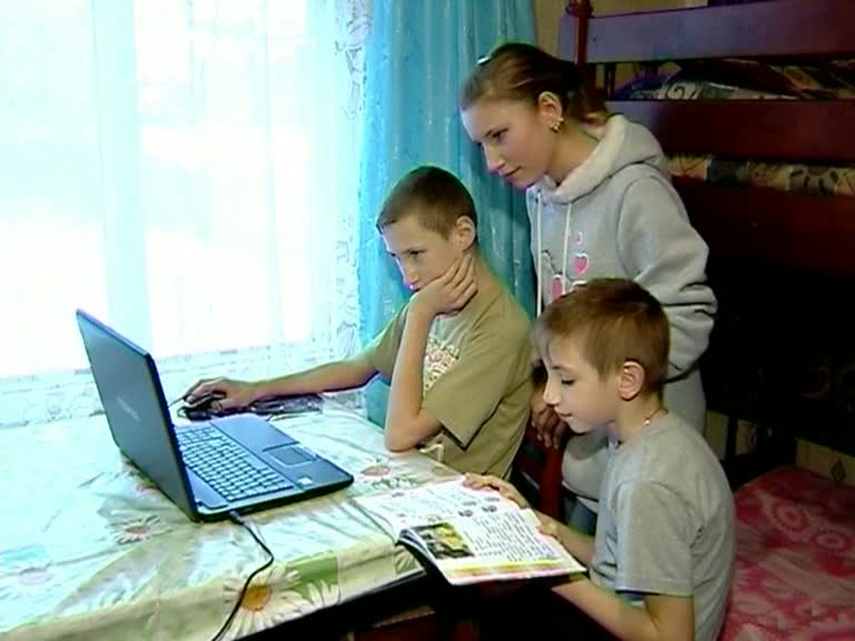В Волгоградской области 40 детей-сирот нашли новых родителей