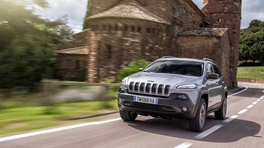 Chrysler отзовет почти полтора миллиона машин после хакерской атаки