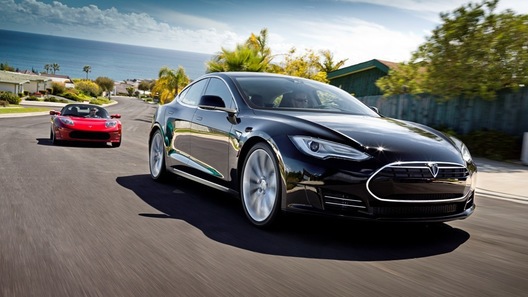 Компьютерщики взломали и отключили электрокар Tesla Model S прямо на ходу