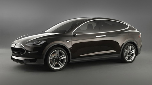 Кроссовер от Tesla появится уже в сентябре