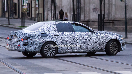 Рядные "шестерки" от Mercedes-Benz дебютируют на новом Е-классе